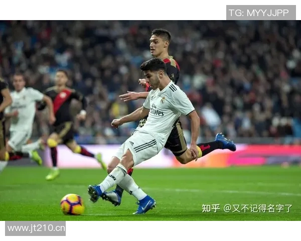 皇马与那不勒斯的巅峰对决下班后的精彩回顾与分析 皇马与那不勒斯的巅峰对决下班后的精彩回顾与分析