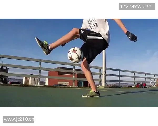 周磊独家解析足球技巧与战术分享助你提升球场表现 周磊独家解析足球技巧与战术分享助你提升球场表现