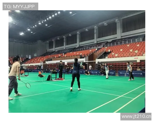 杭州羽毛球队团队协作实力飙升创新高排名引发广泛关注 杭州羽毛球队团队协作实力飙升创新高排名引发广泛关注